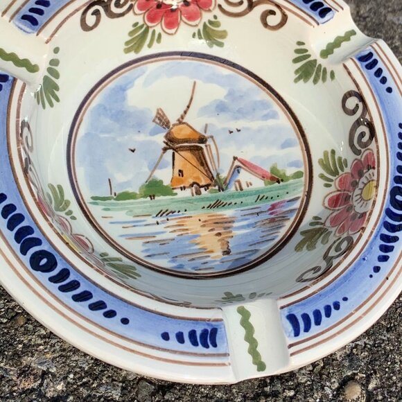 FIRM PRICE Vintage Delft Polychrome Handpainted Ashtray - Picture 4 of 10
